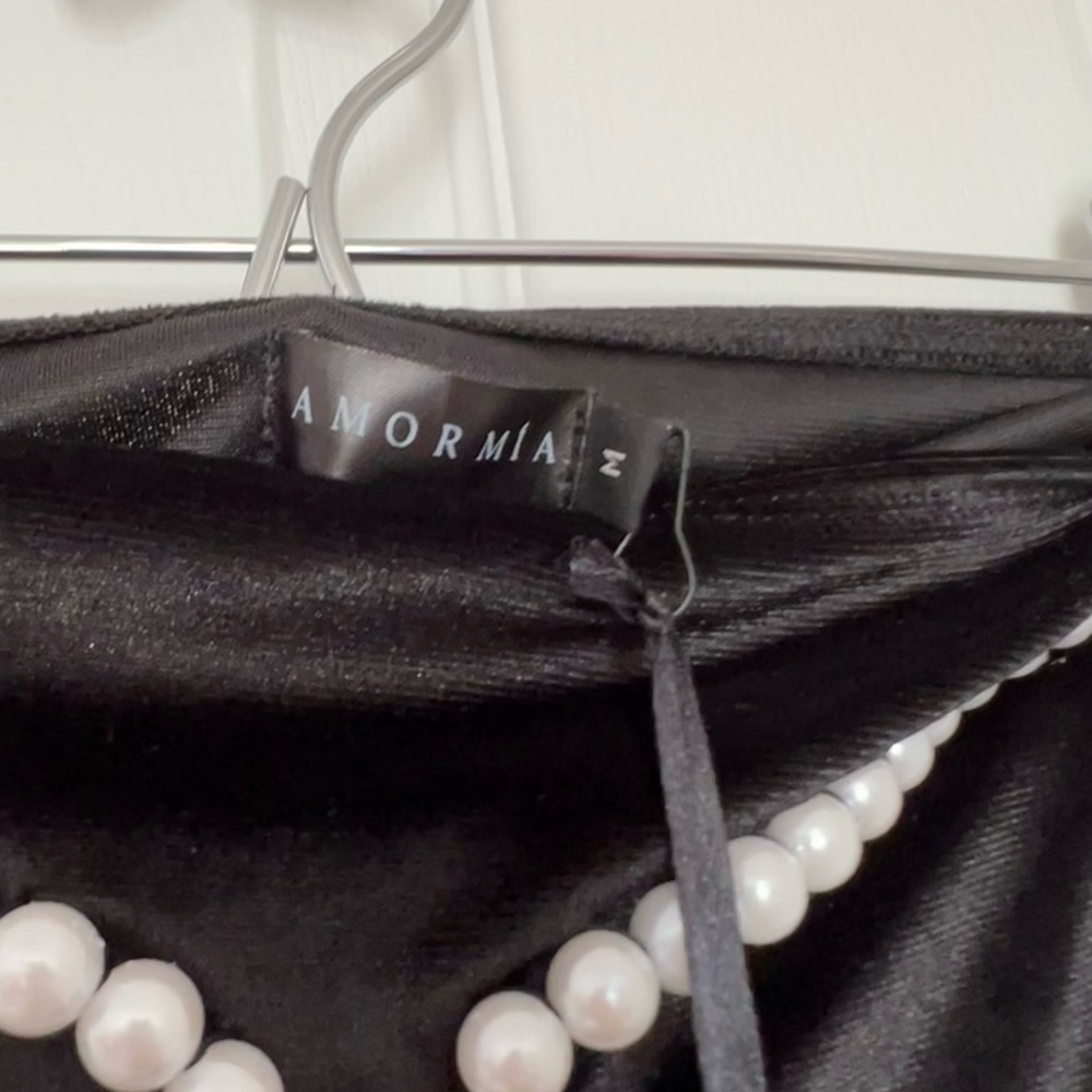 NWT AMOR MIA Claudia Velvet Dress in Black - Picture 10 of 10